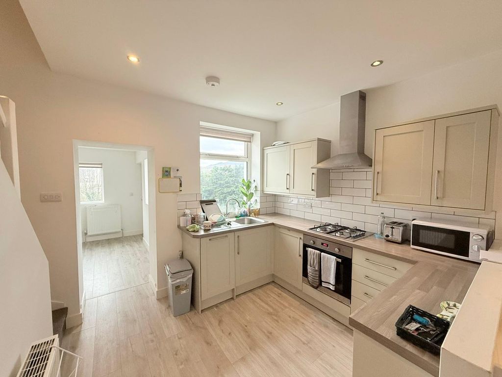 Property photo 2 of 11 Picture No. 25