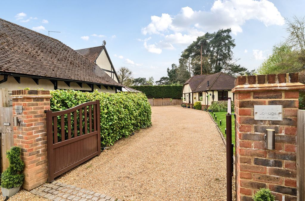 Property photo 2 of 36 1441508-35-69Df9F...