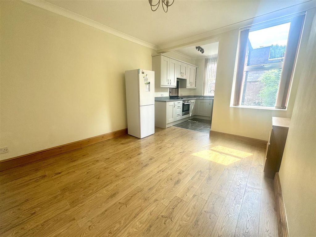 Property photo 2 of 14 Tempimageceebkb.Jpg
