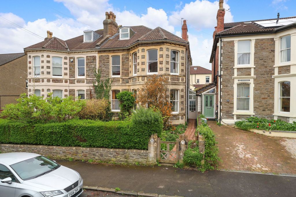 Property photo 1 of 25