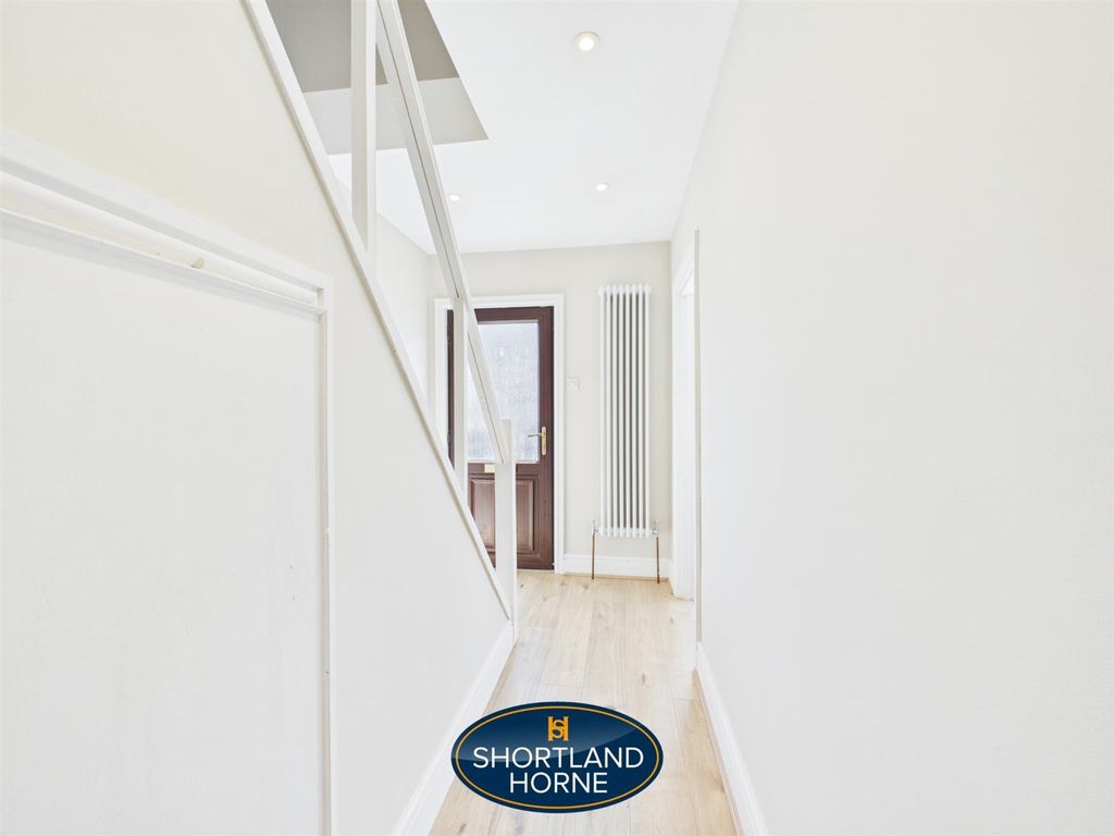 Property photo 3 of 17 Hallway