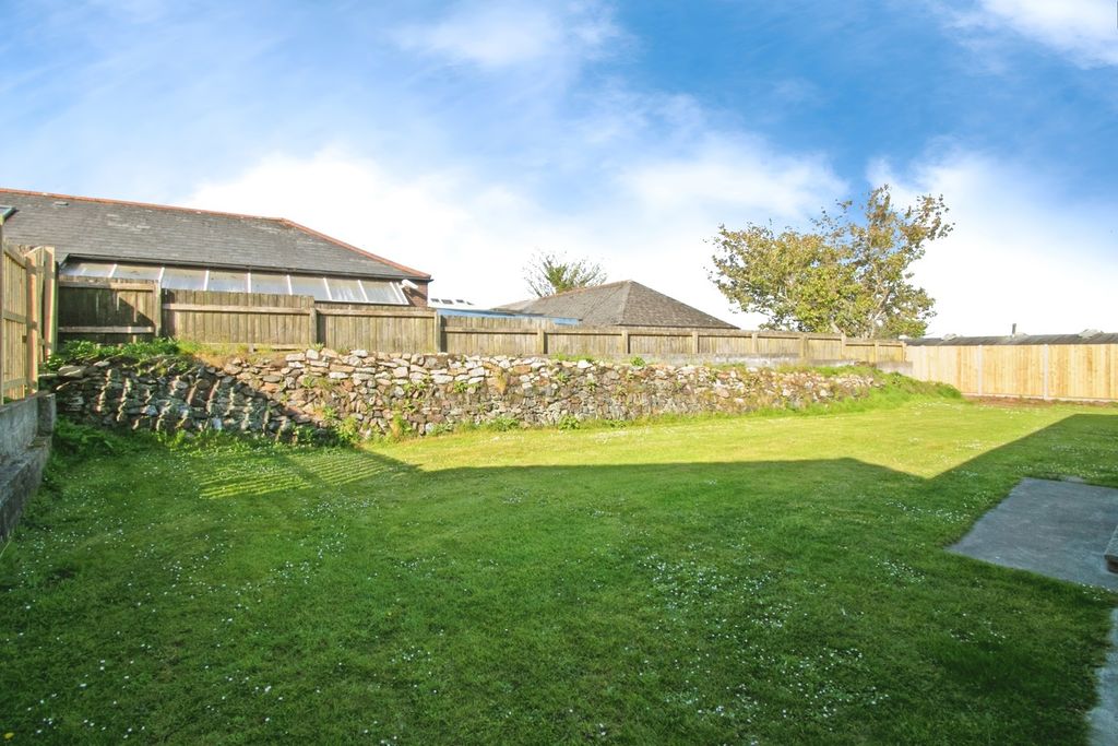 Property photo 2 of 17 Photo