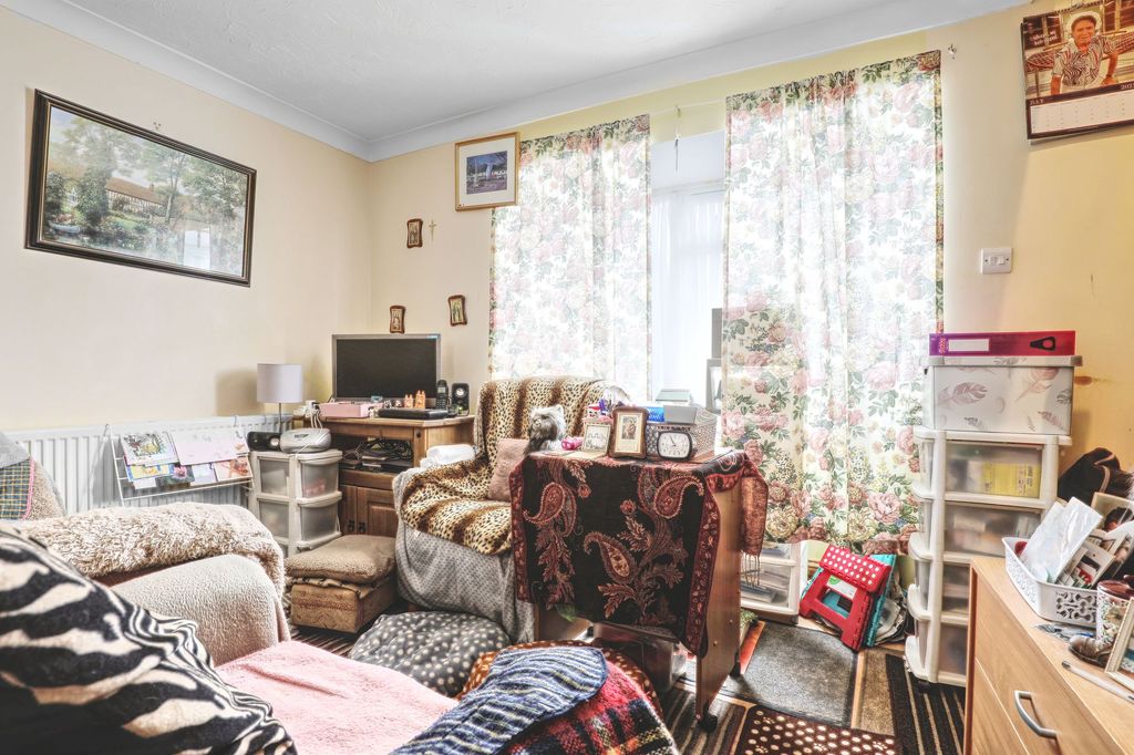 Property photo 2 of 7