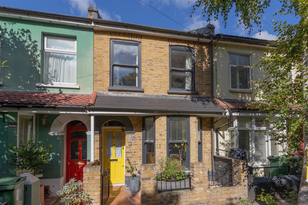 Property photo 1 of 28 Dawlish Road E10