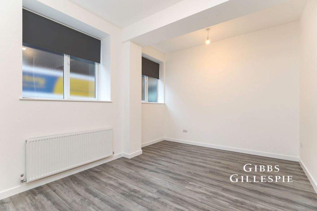 Property photo 2 of 10 Photo