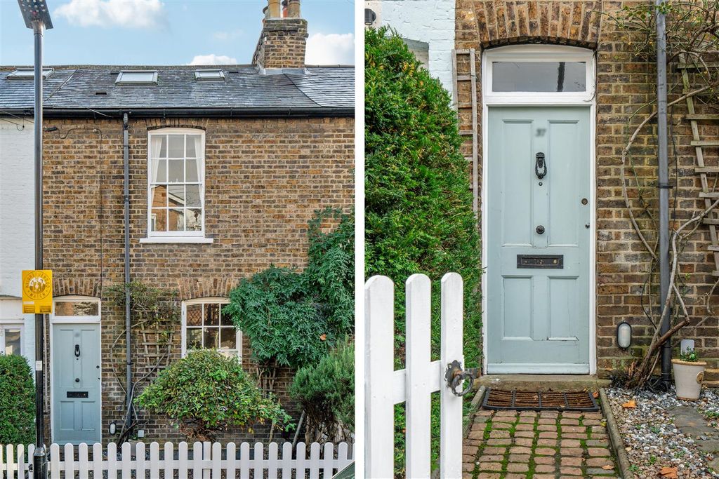 Property photo 1 of 15 For Sale - Spring Grove, W4