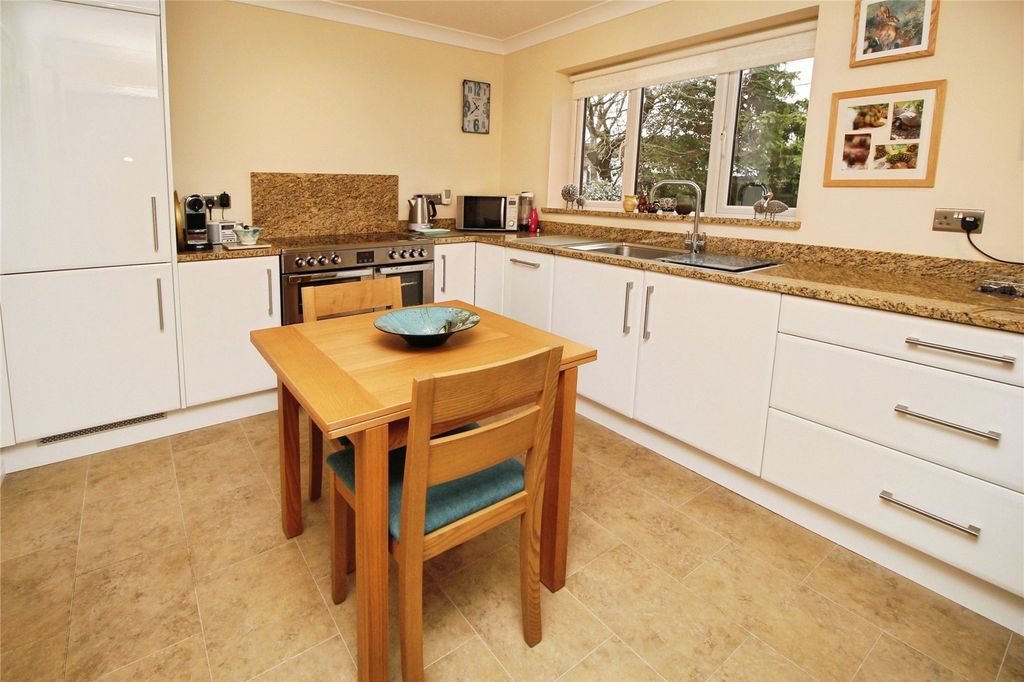 Property photo 3 of 19 Picture No. 05