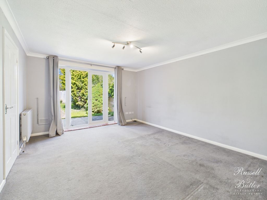 Property photo 2 of 8 Cam02127G0-Pr0396-Still004