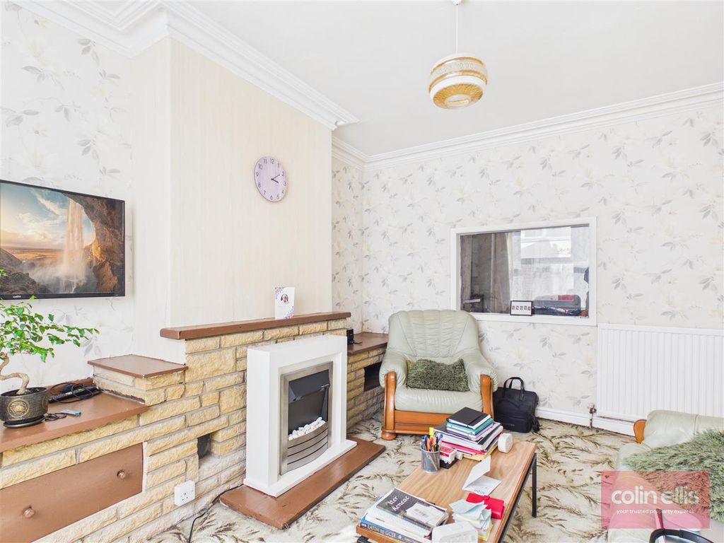 Property photo 2 of 17 Cam05075G0-Pr0343-Still005.Jpg