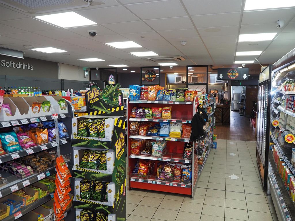 Property photo 3 of 9 Photo 2