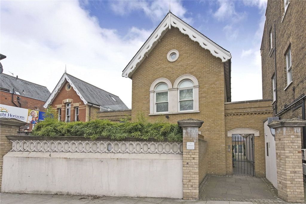 Property photo 2 of 10 External