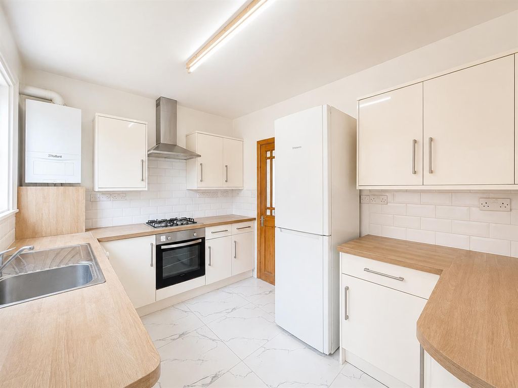 Property photo 1 of 5 Kitchen