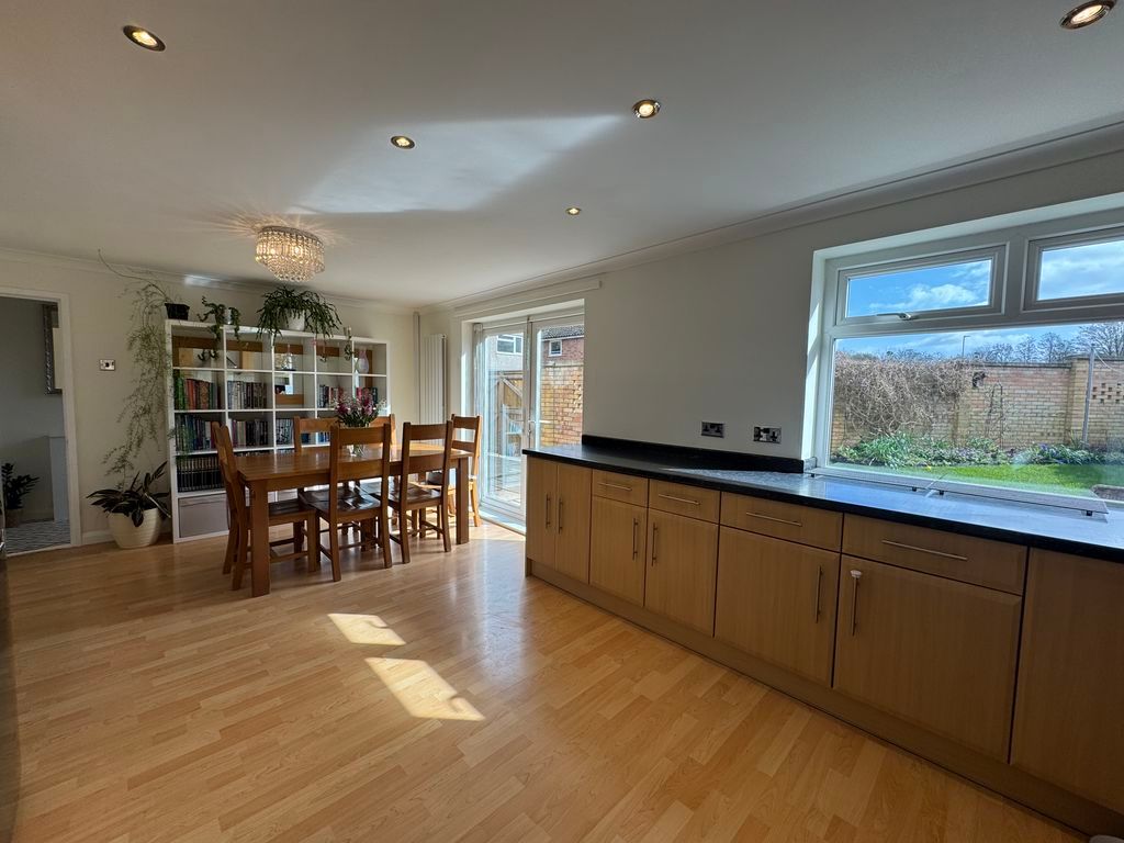 Property photo 3 of 33 Kitchen/Diner