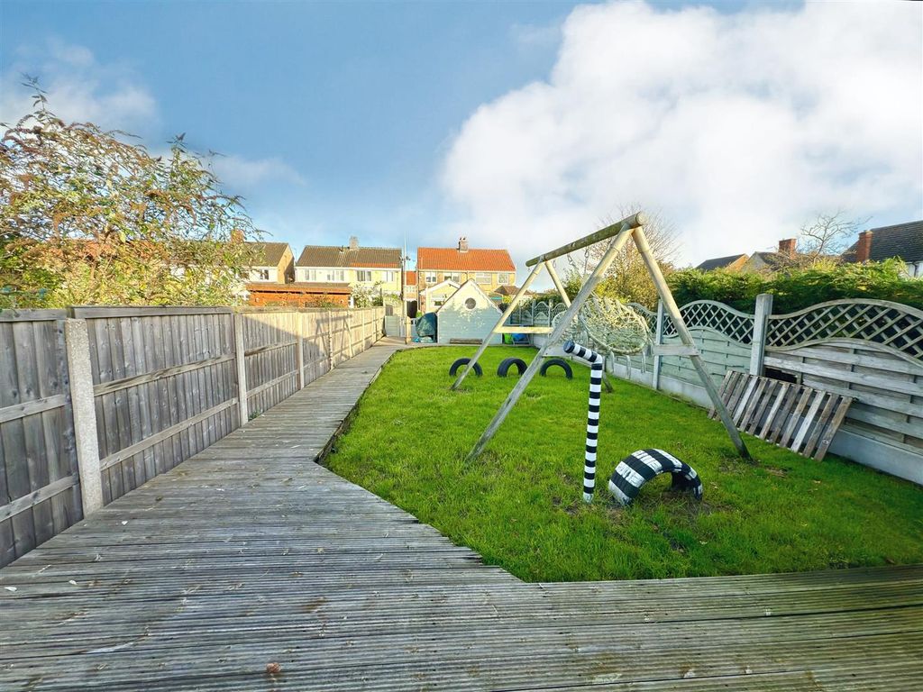 Property photo 3 of 20 Garden Main.Jpg