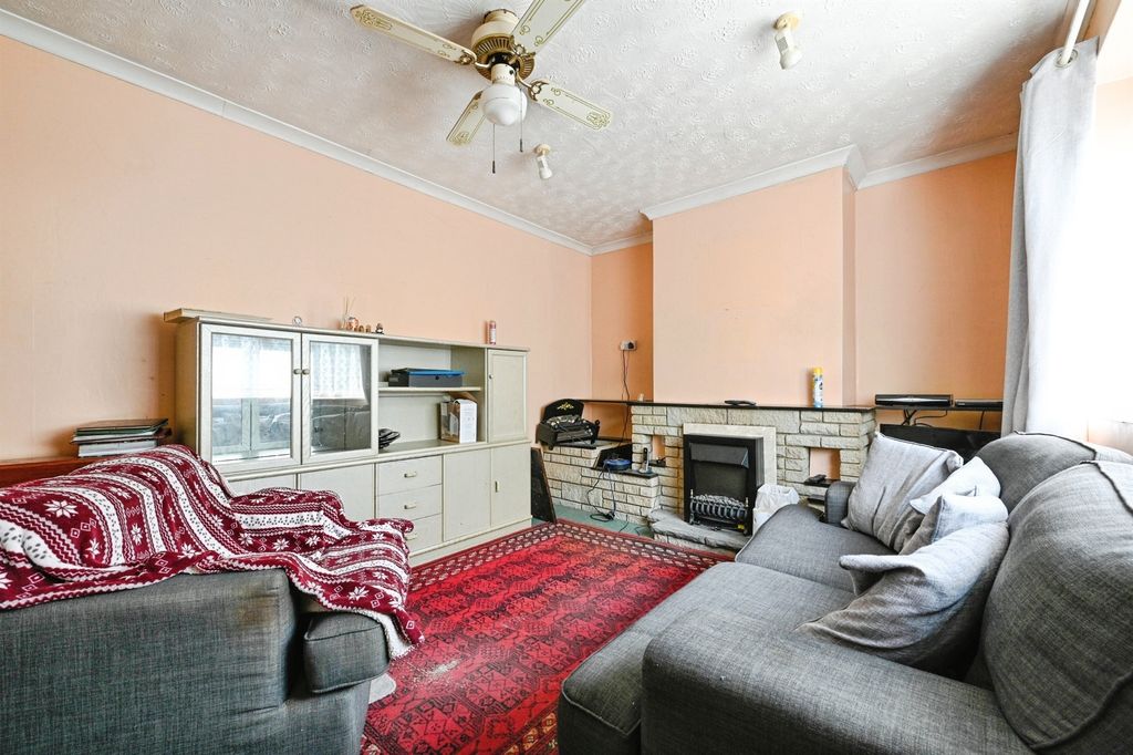 Property photo 3 of 14