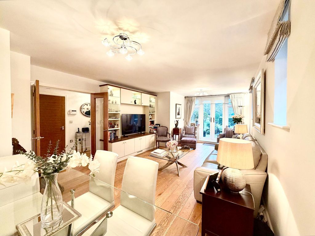 Property photo 2 of 21