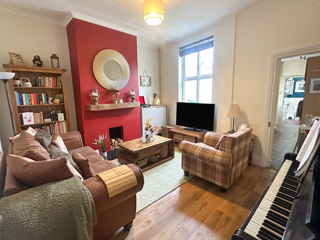 Property photo 2 of 12 Lounge