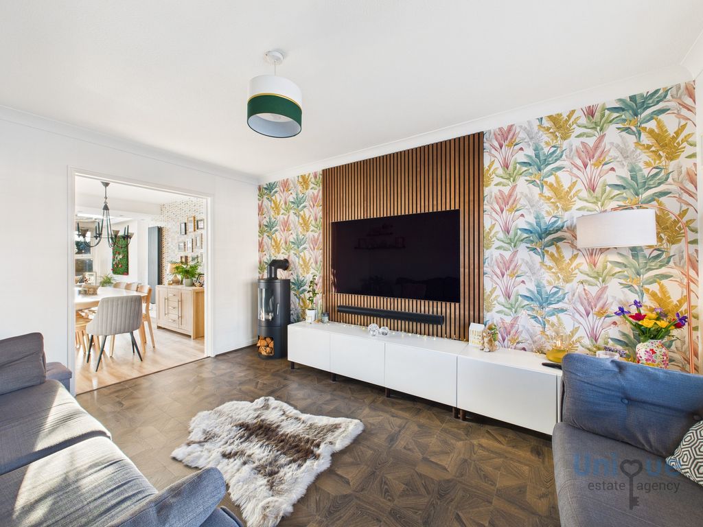 Property photo 2 of 25