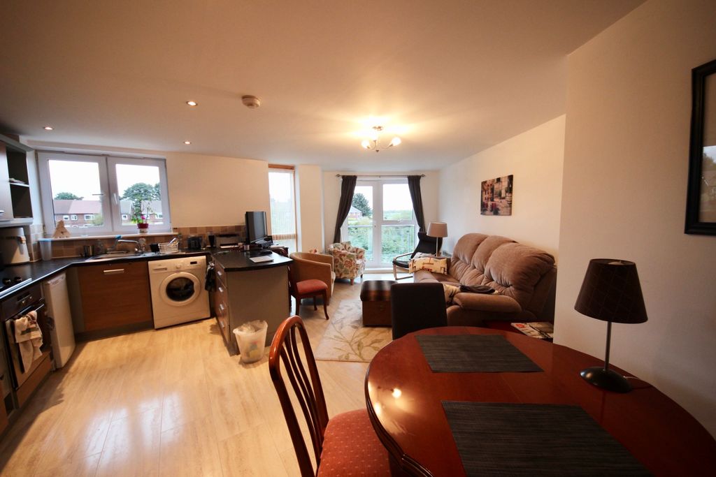 Property photo 2 of 8