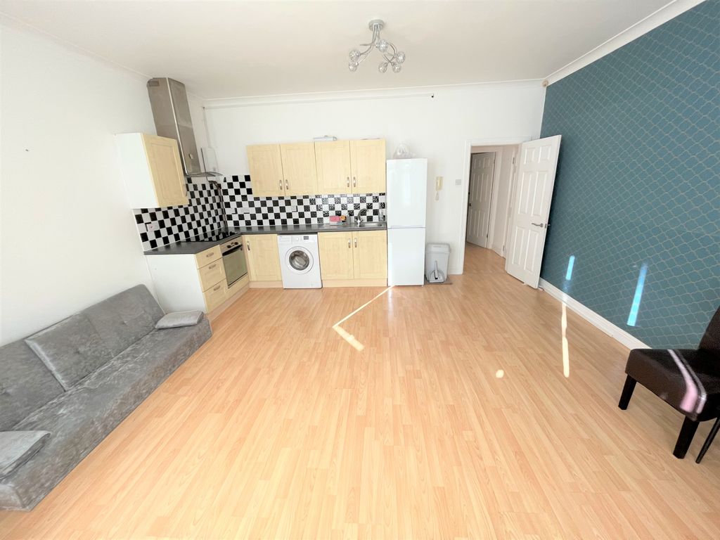 Property photo 3 of 6