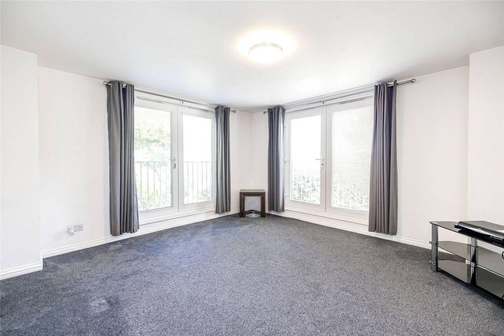 Property photo 2 of 11 Photo 2