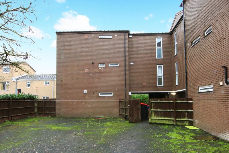 Property photo 3 of 11 Photo 12