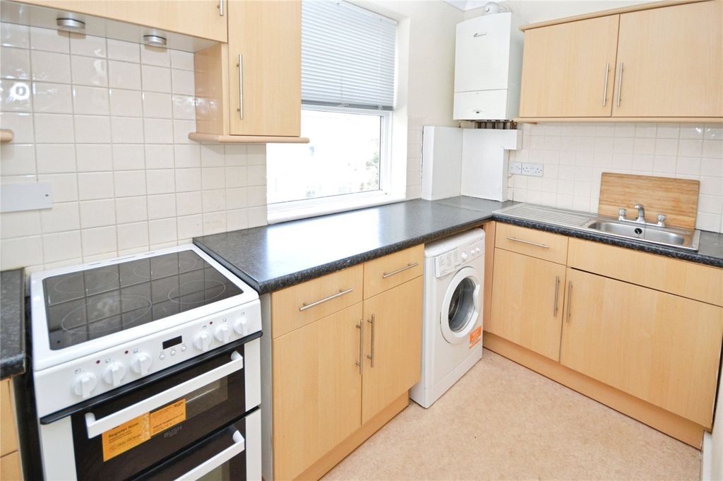 Property photo 3 of 6 Kitchen
