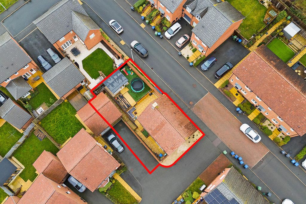 Property photo 2 of 33 Exterior