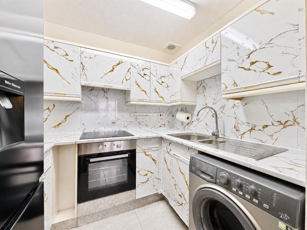 Property photo 1 of 6 Kitchen