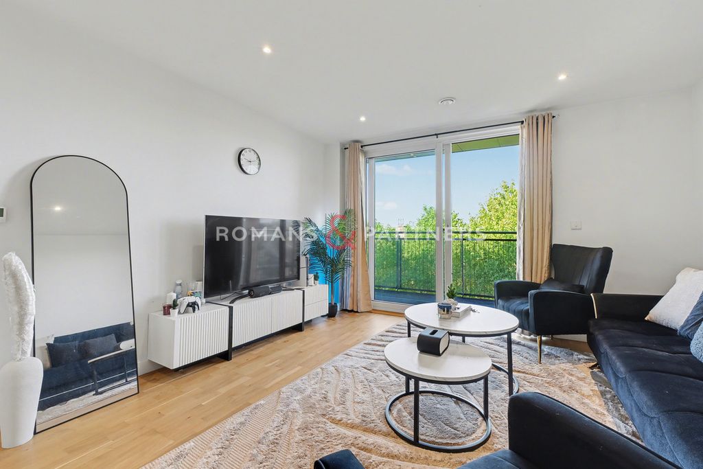 Property photo 1 of 12