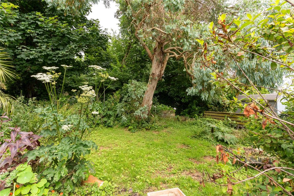 Property photo 2 of 18 Picture No. 11