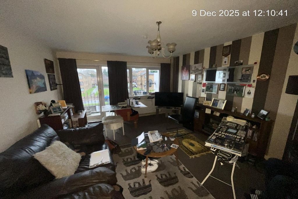 Property photo 2 of 9