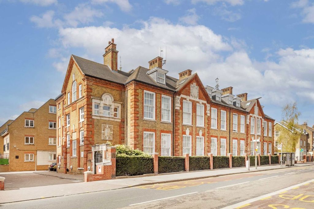 Property photo 1 of 6