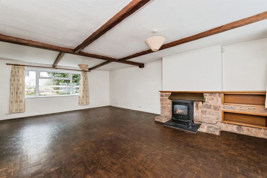 Property photo 2 of 13
