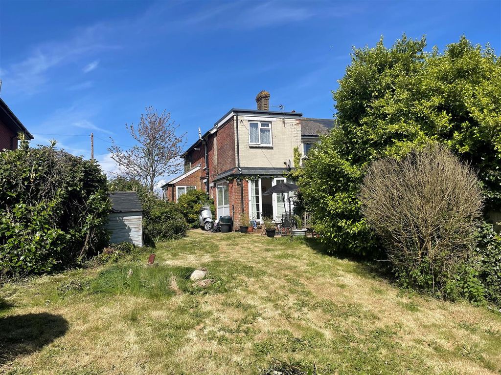 Property photo 2 of 10 Garden 2.Jpg