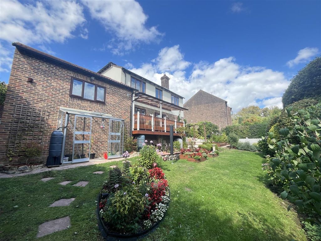 Property photo 1 of 18