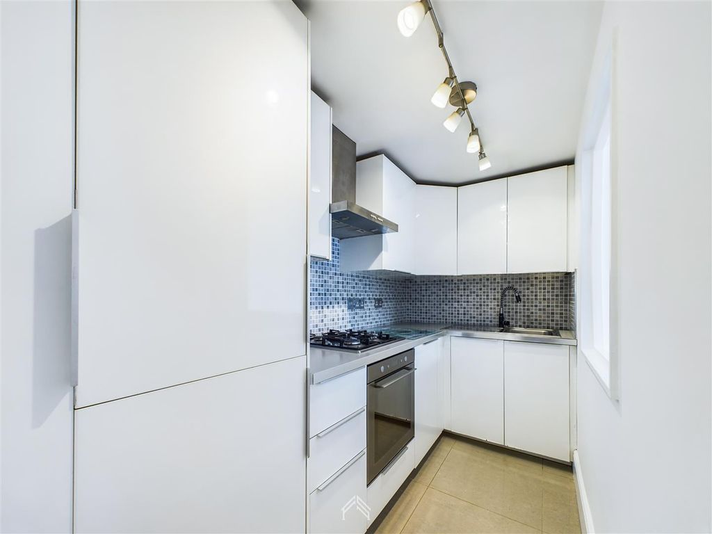 Property photo 2 of 9 Cam02826G0-Pr0010-Still009.Jpg