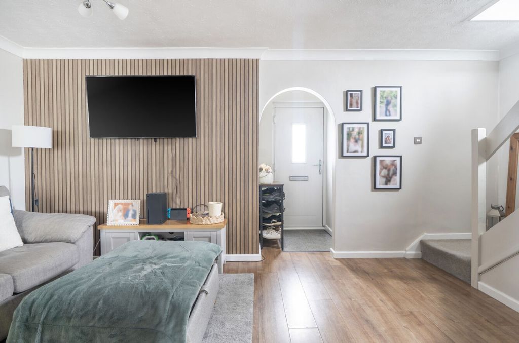 Property photo 3 of 17