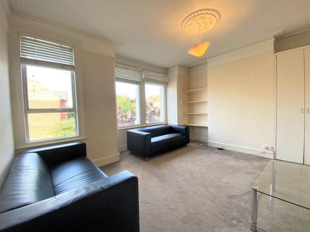 Property photo 2 of 6
