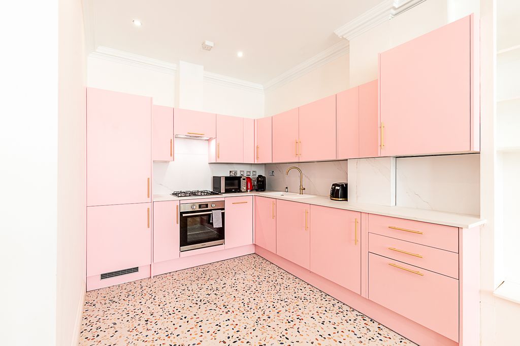 Property photo 2 of 34