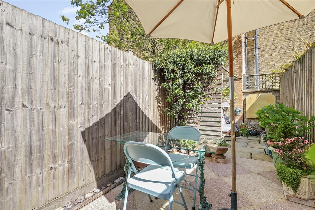 Property photo 2 of 11 Wandsworthbridgeroad223,Gff-2.Jpg