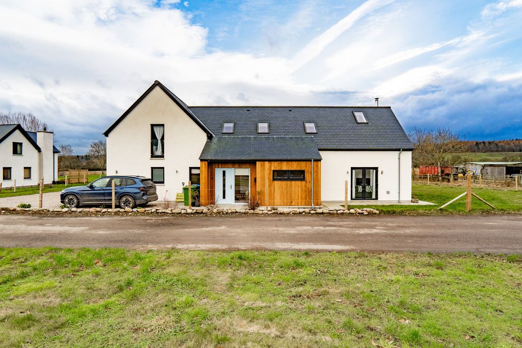 Property photo 1 of 44