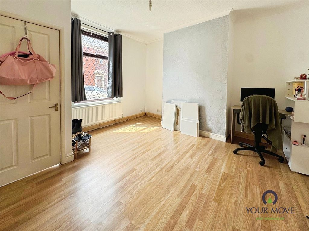Property photo 2 of 9 Picture No. 12