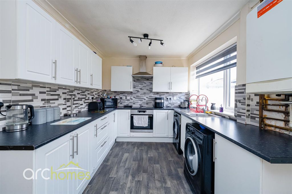 Property photo 3 of 12 Gloucester-2.Jpg