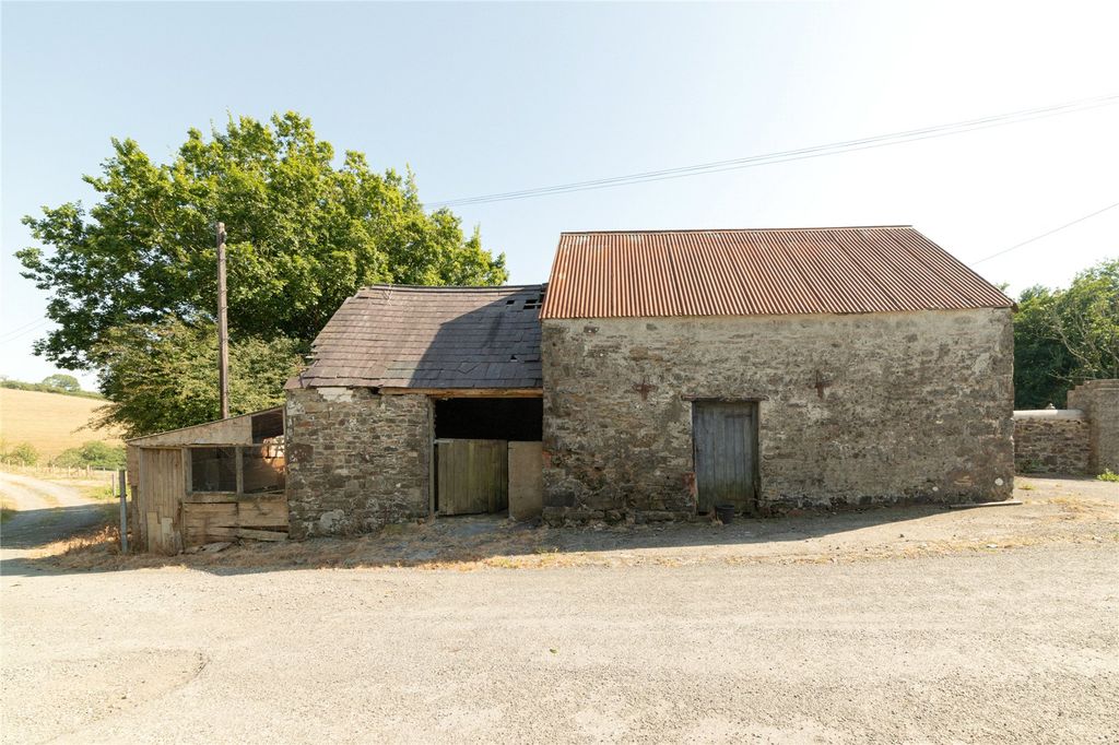 Property photo 2 of 36 Picture No. 27