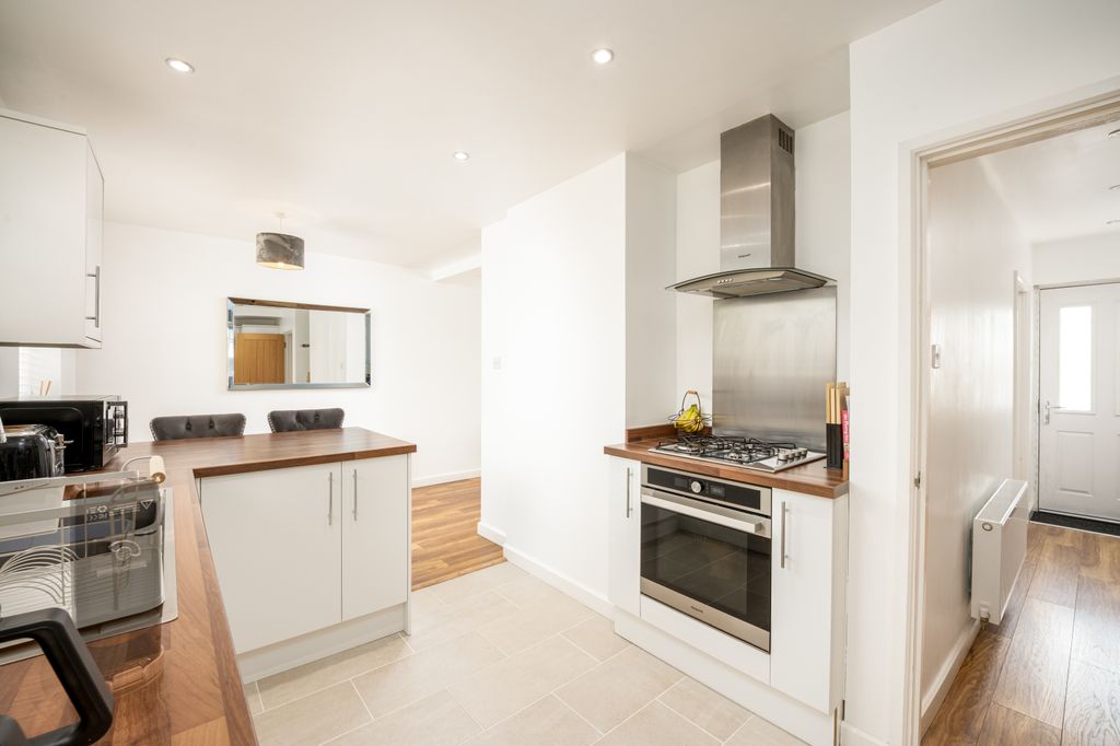Property photo 3 of 27 11