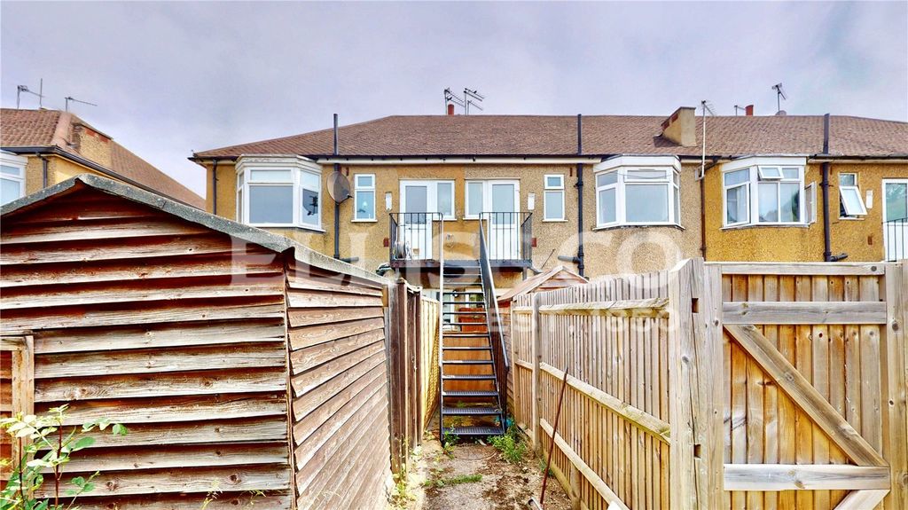 Property photo 2 of 16 Picture No. 17