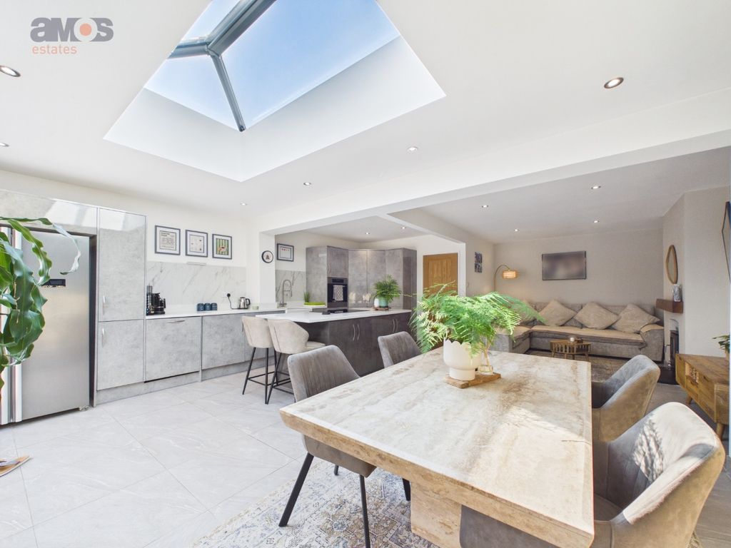 Property photo 2 of 12 5334712