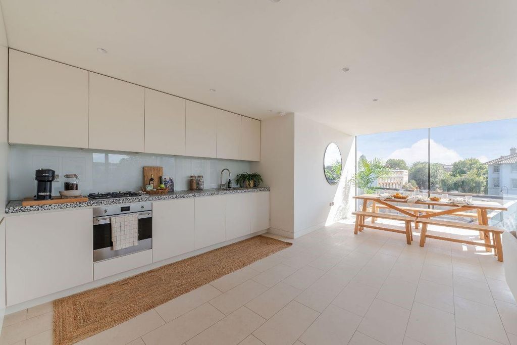 Property photo 1 of 9 5 Refurbished.Jpg