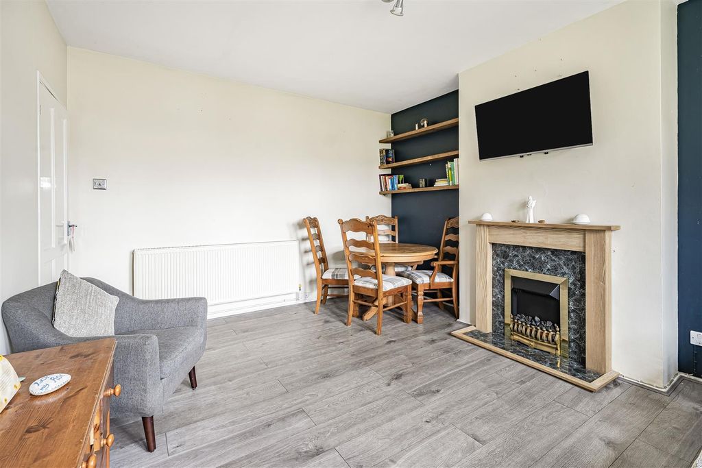 Property photo 2 of 15 5_54774.Jpg